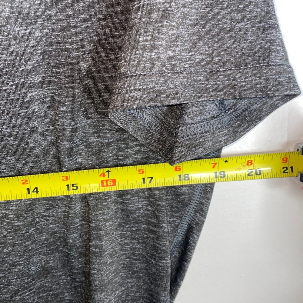 🪼NWT Adidas Grey tee! - Picture 5 of 8